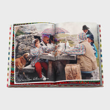 Load image into Gallery viewer, The Missoni Family Cookbook